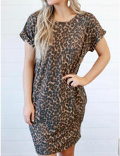 Load image into Gallery viewer, Open Back Leopard Dress
