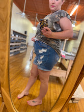 Load image into Gallery viewer, Relaxed Mom Shorts
